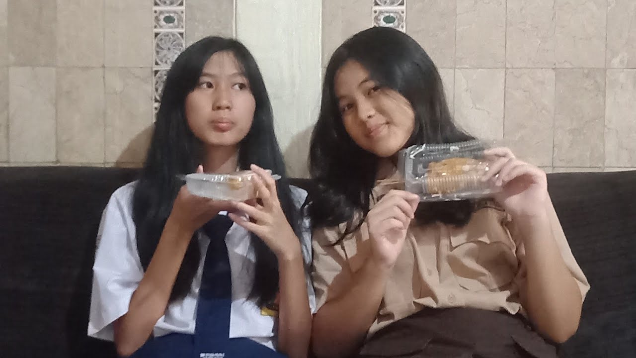 This is my fav food! | English vid hw | SMP Strada Pelita II | VIID/Aubrey&Fellisha