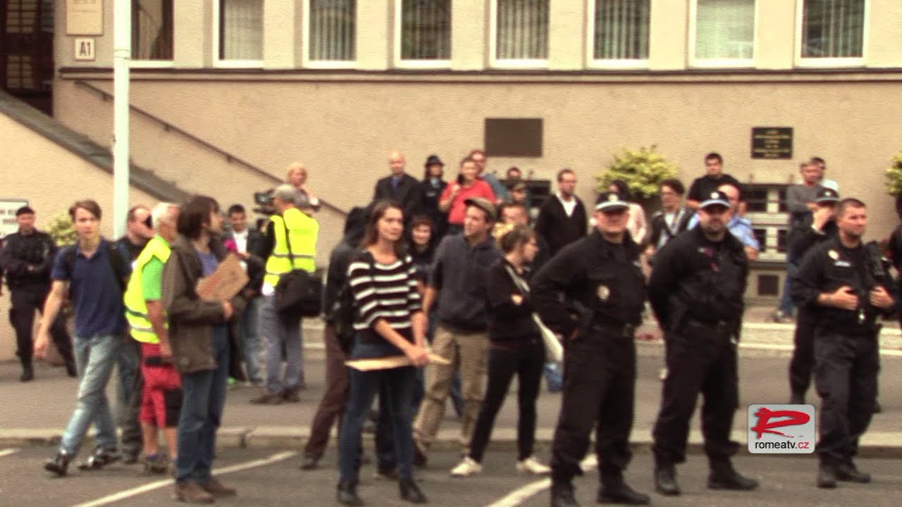 Romové a proromští aktivisté protestovali proti nenávistným projevům DSSS