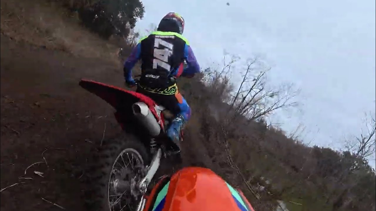 Landon Mondon 26 clutch issue; crash put a hole in number plate and turned off the camera 
