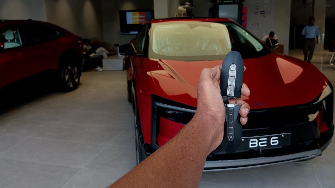 Mahindra BE6 pack 2 Full Walkaround Review. What a Amazing features in this price Range! 😯