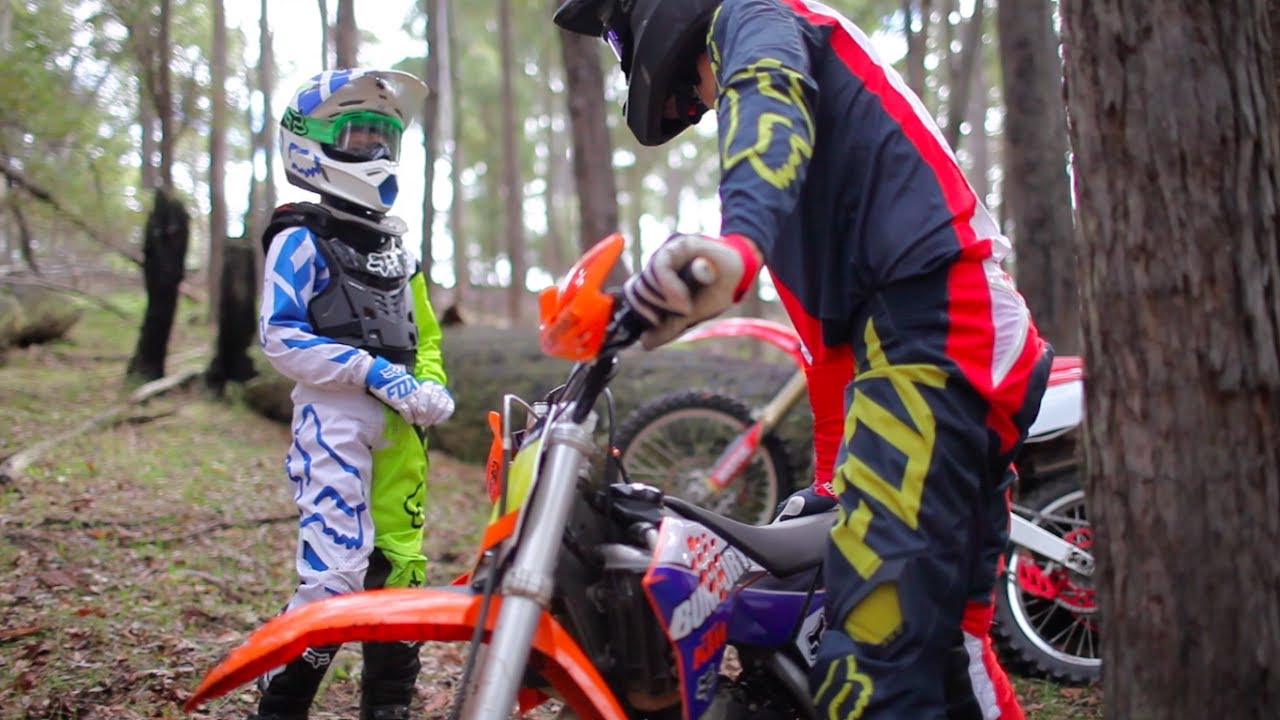 The Protege CR250R. ON THE PIPE 3