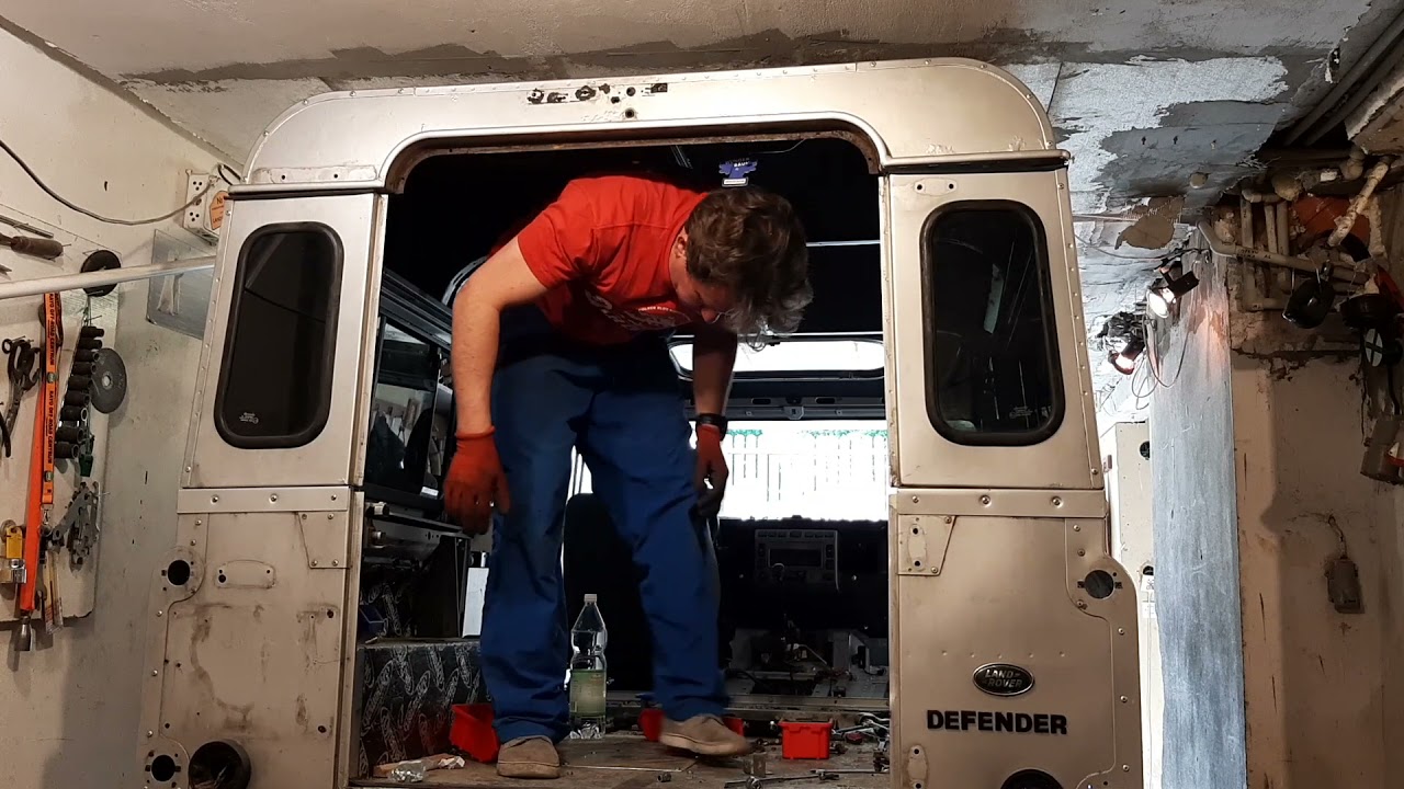 Step 39: Roof assembly, prevent water leaks windscreen seal, Land Rover Defender 110 by Maro