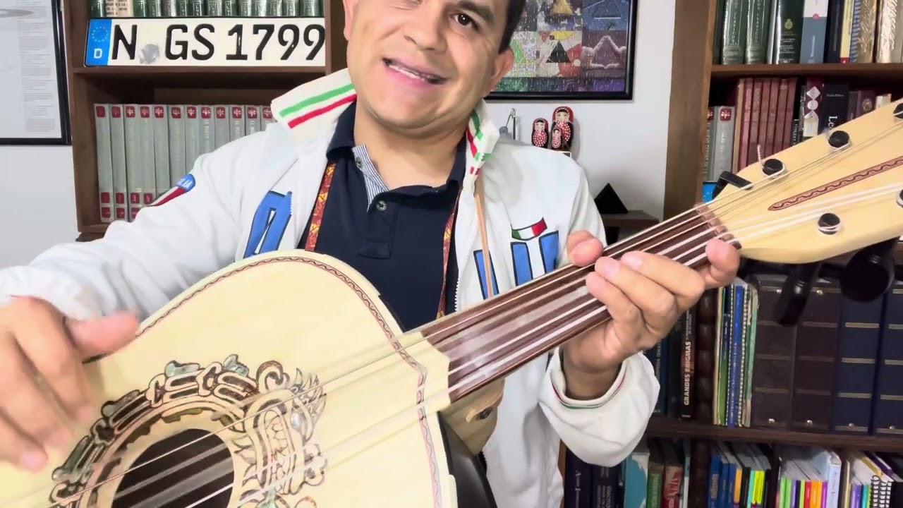 GUADALAJARA GUADALAJARA GUITARRÓN en tono de C y modula a A