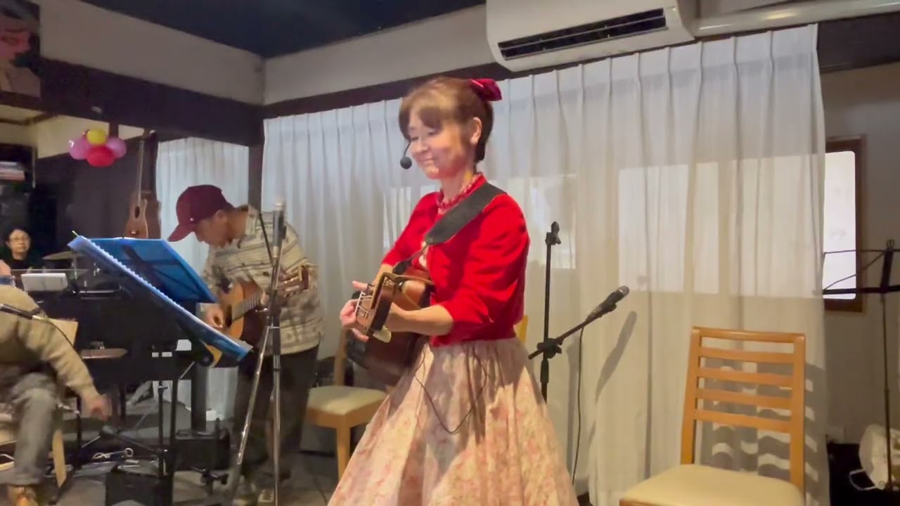森カフェでの練習風景です。ヴィーナス
