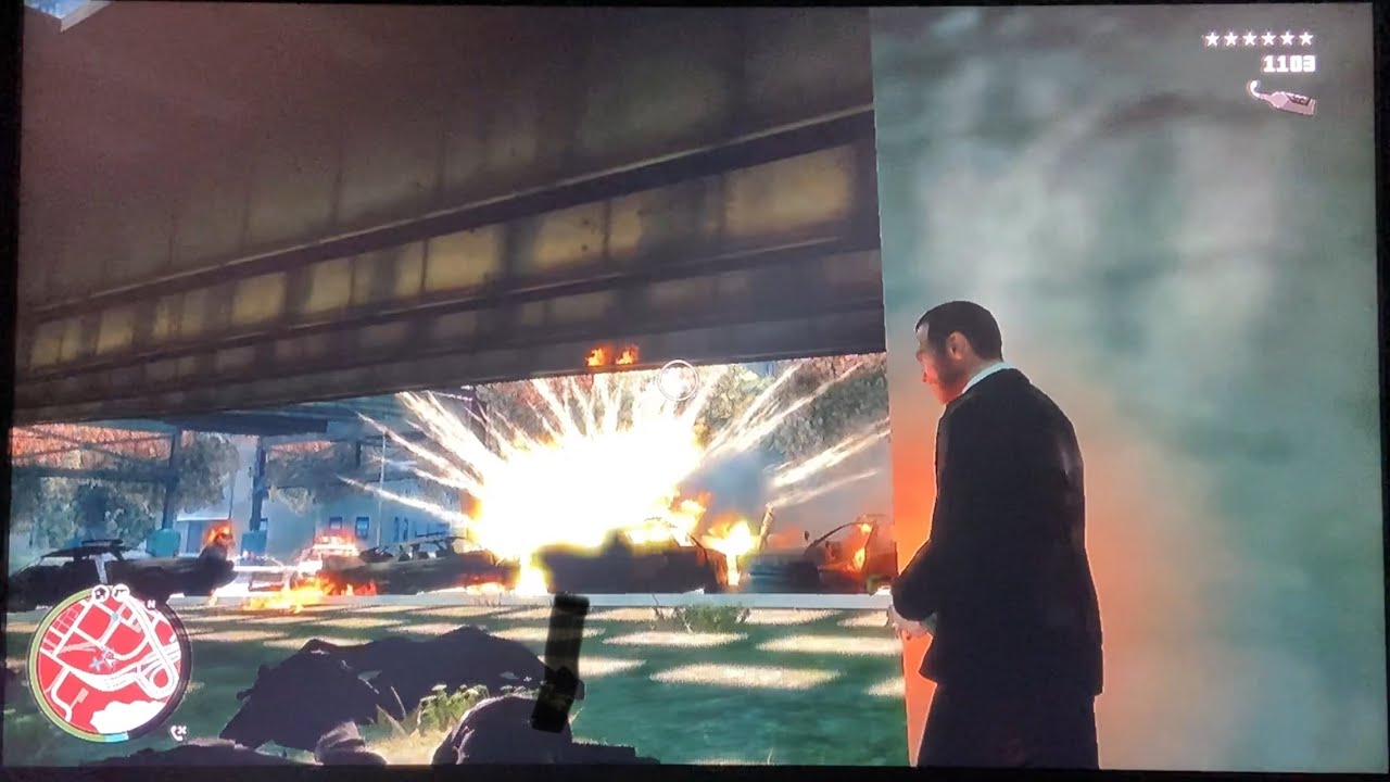 GTA 4 - Niko defeating Cops at Firefly Projects + 6 Star Rampage