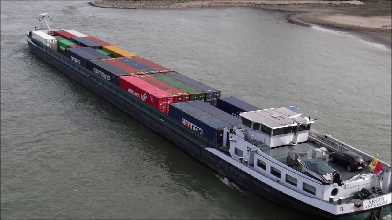The low water level of the Waal river at Nijmegen in 2018