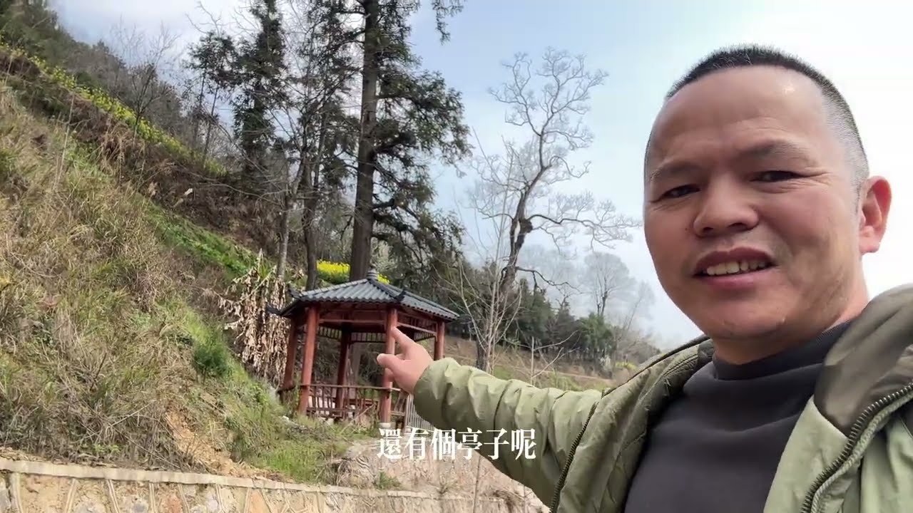 帶多多山區村寨轉悠，土狗不敢欺負多多了。多多成年了