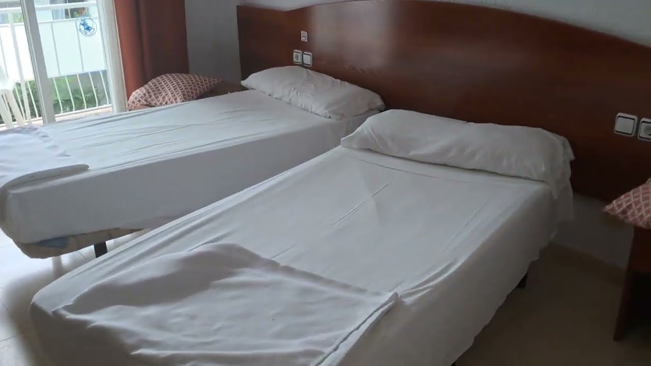 Hotel GHT BALMES Calella Barcelona room