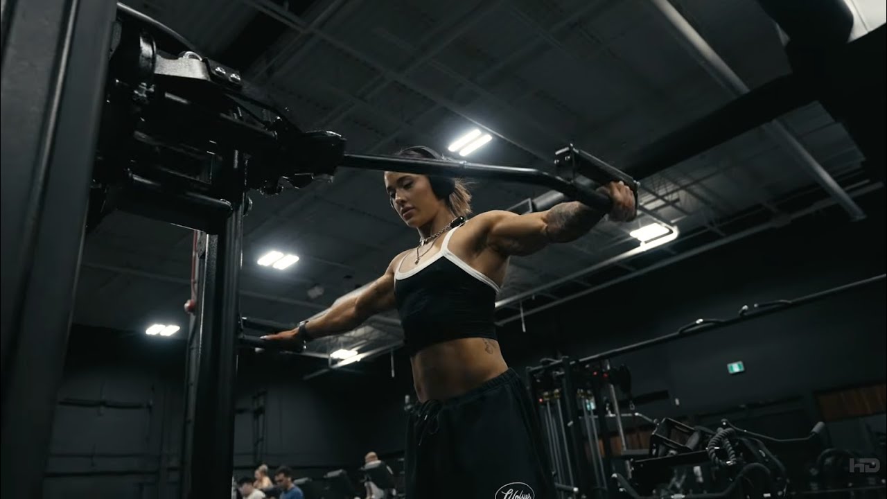 Back & Shoulders. IFBB Pro Peyton Dutcher.