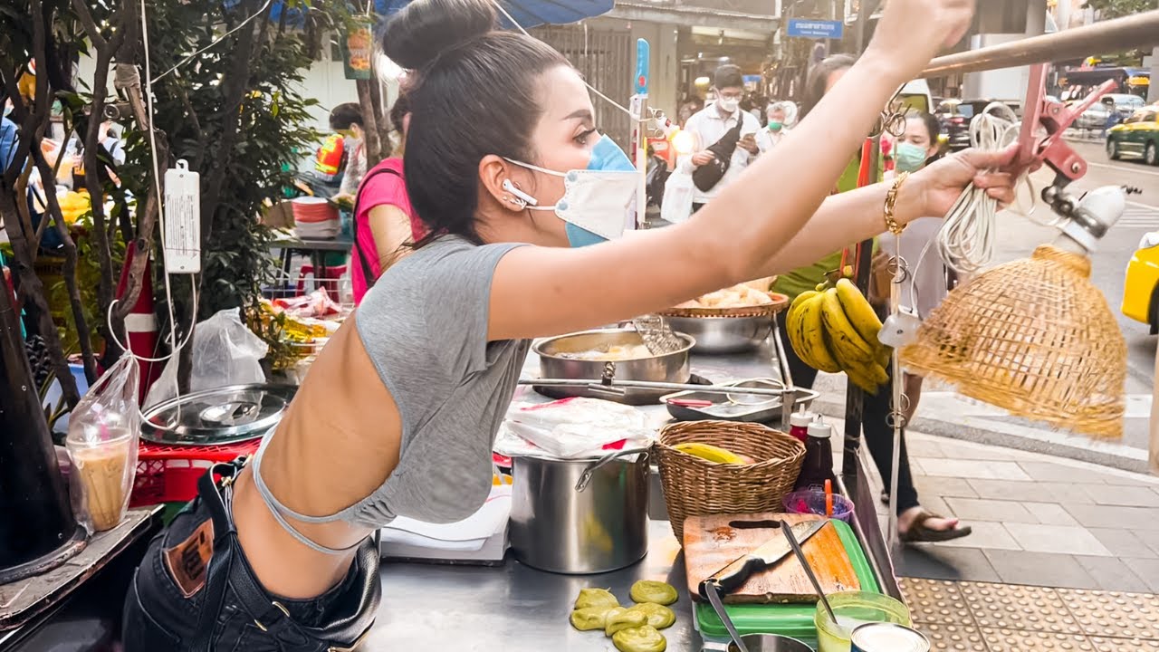 UNMASKED! The Most Hardworking & Beautiful Girl In Bangkok - Banana Pancake Roti - Thai Street Food