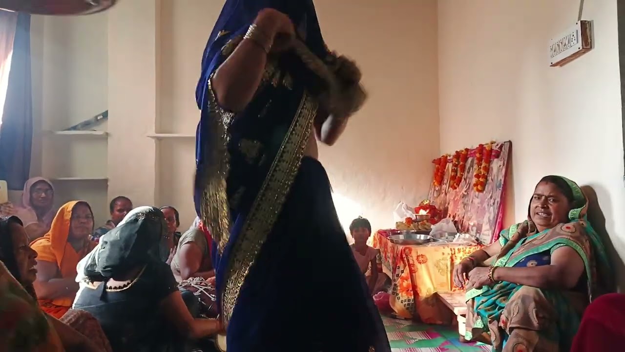 माता रानी के कीर्तन में भाभी जी ने किया शानदार डांस #dancevideo #bhajanvideo 