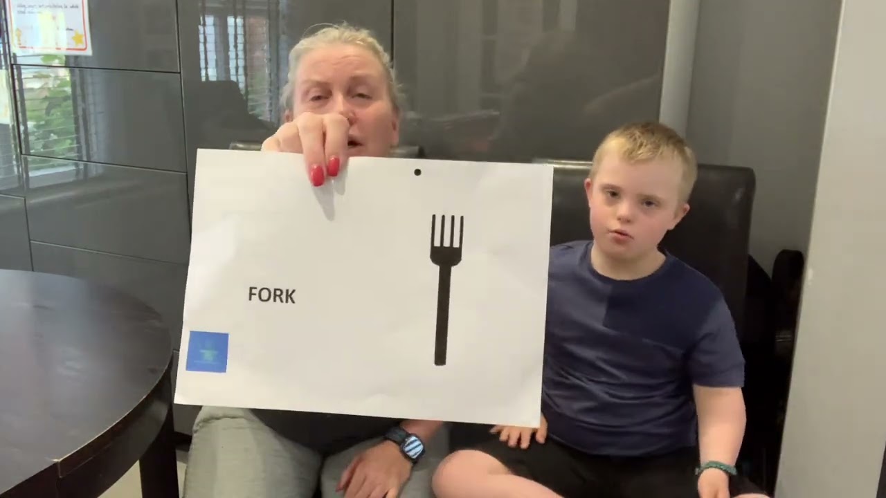 Makaton for ‘FORK’ 🍴