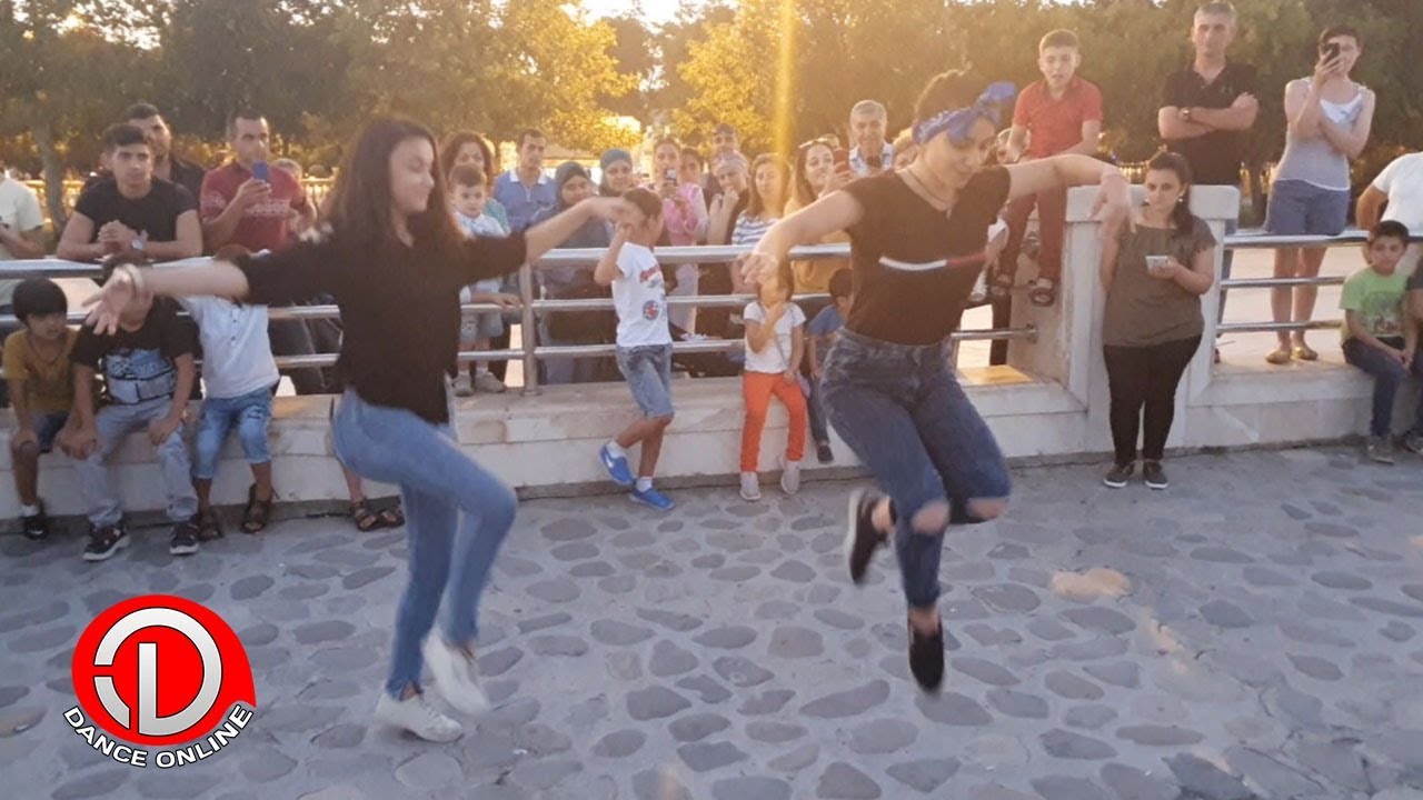 Baki Bulvarinda Azeri qız Qan eliyir, axira kimi baxin 😱