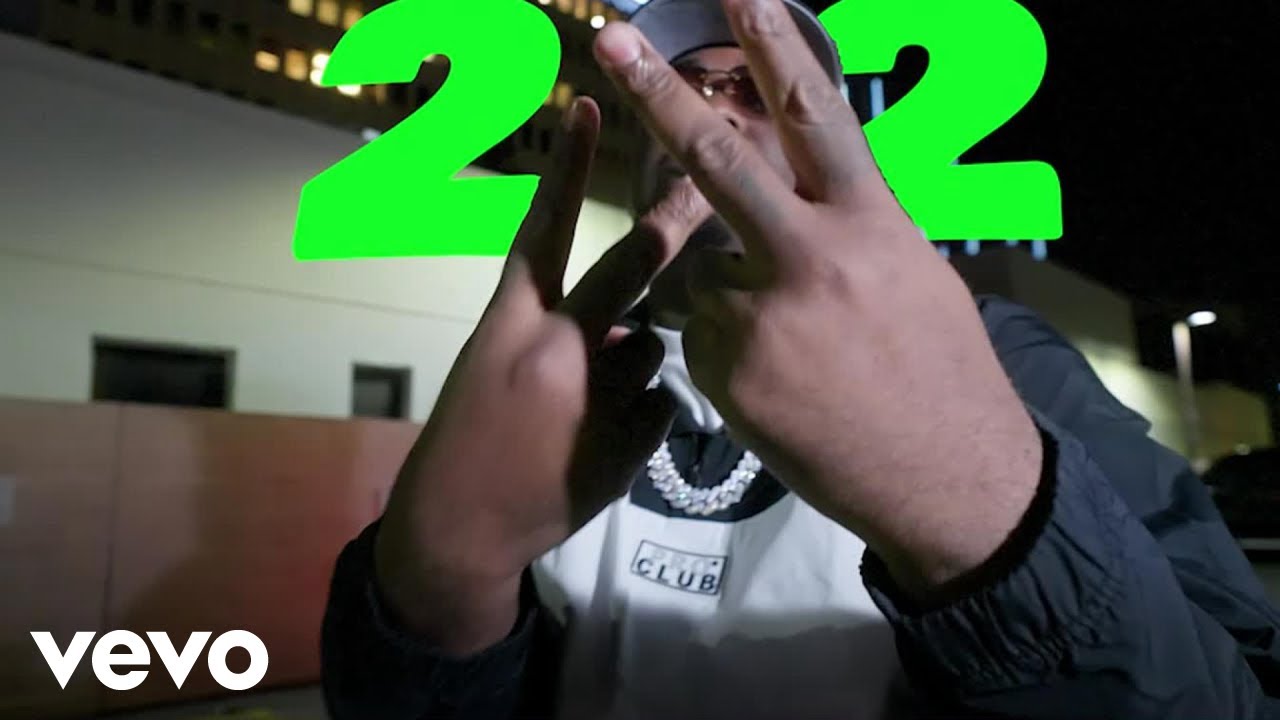 Monroe Flow - Catch 22 ft. Larry June