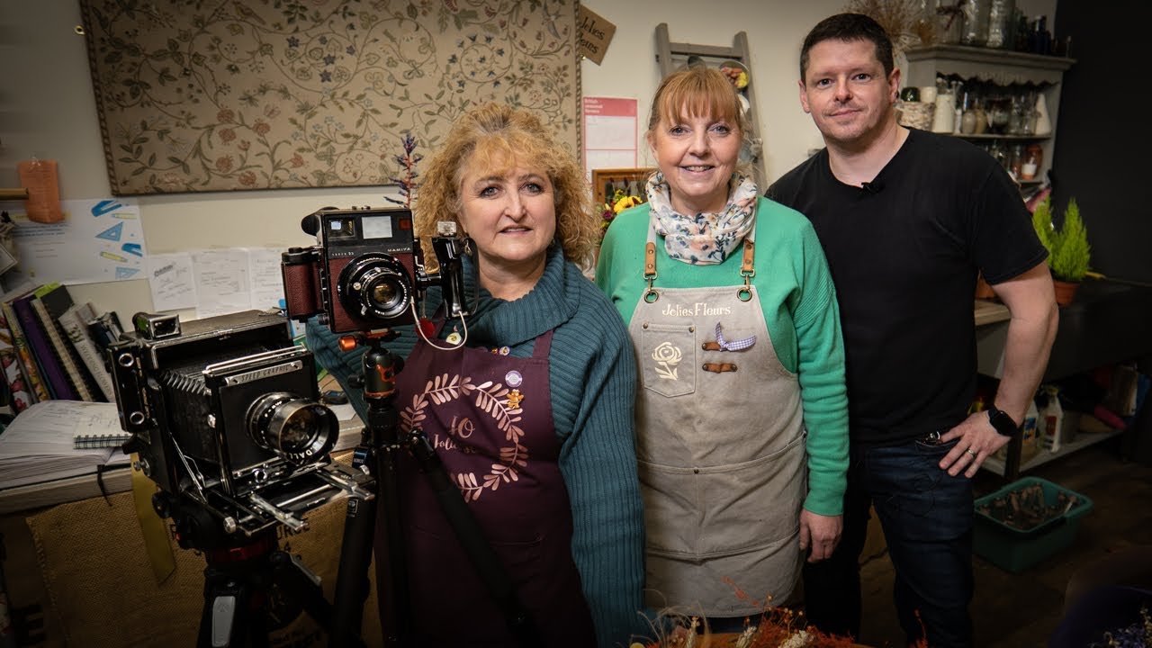 Mamiya Super 23 и Speed ​​Graphic в Jolies Fleurs — замечательном цветочном магазине в Торнбери.