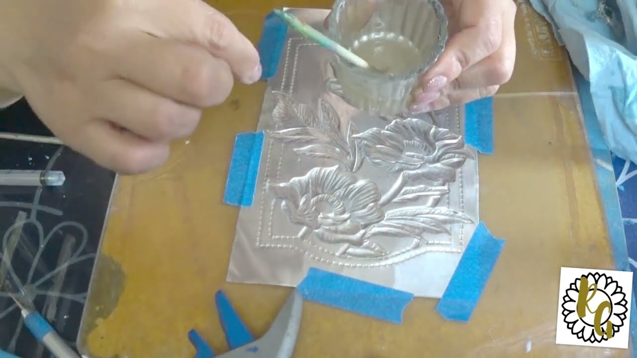 rellenando con resina epoxica, placa amaplolas  #repujado