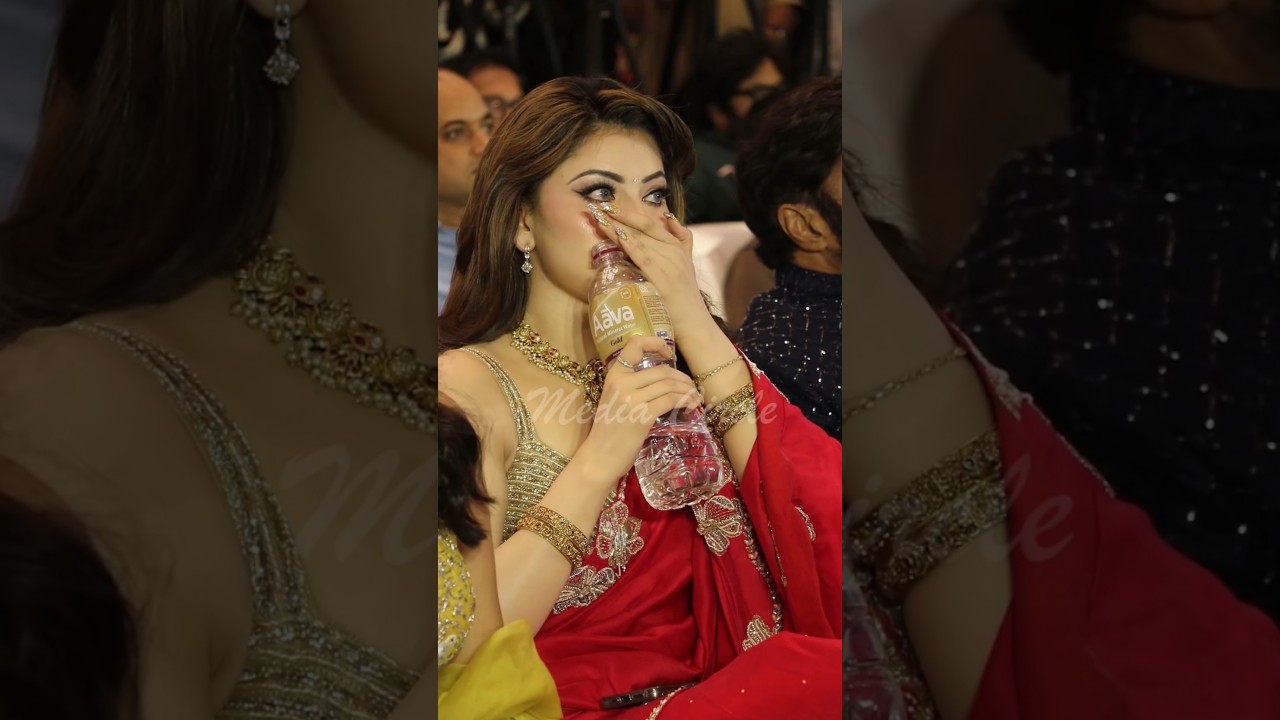#UrvashiRautela