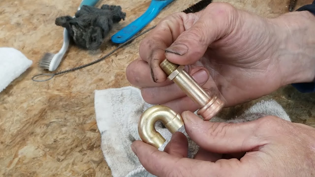 How to Rebuild a Coleman Single Mantle Lantern Part II Cleaning
