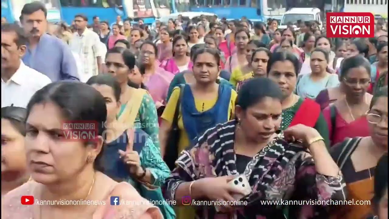 പുരസ്കാരങ്ങൾ ഏറ്റുവാങ്ങി തിരിച്ചെത്തിയ മട്ടന്നൂർ നഗരസഭ അധികൃതർക്ക് സ്വീകരണം നൽകി