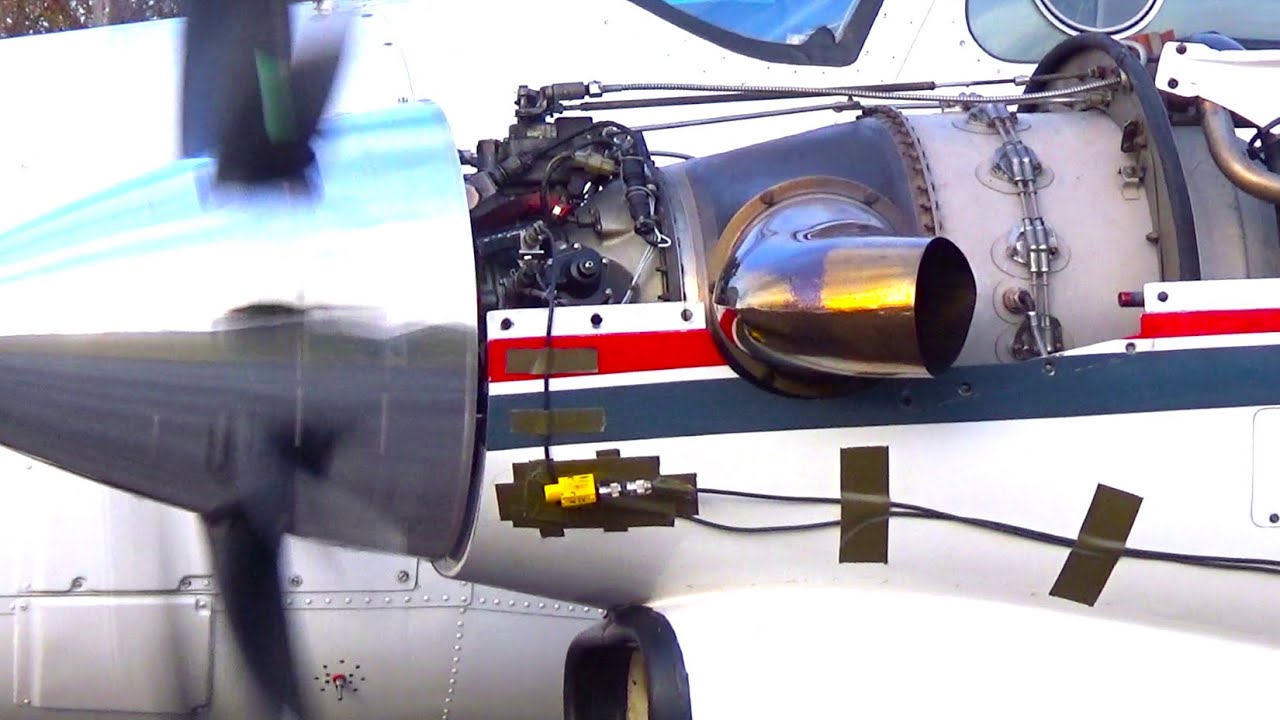 PT6 Turboprop with new MT Propellers Balancing Ground Run