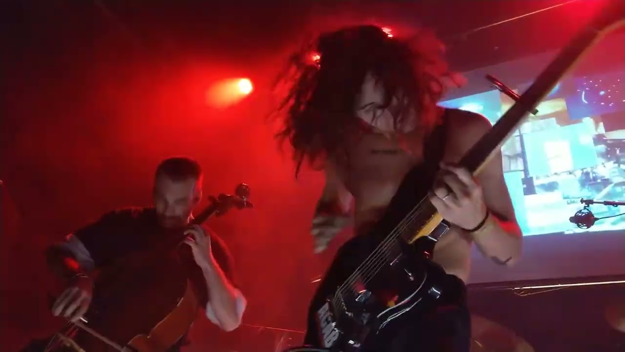BRUIT &le; - The machine is burning (Metz 2022)
