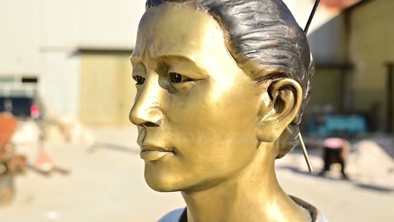 The Traveler Sculpture
