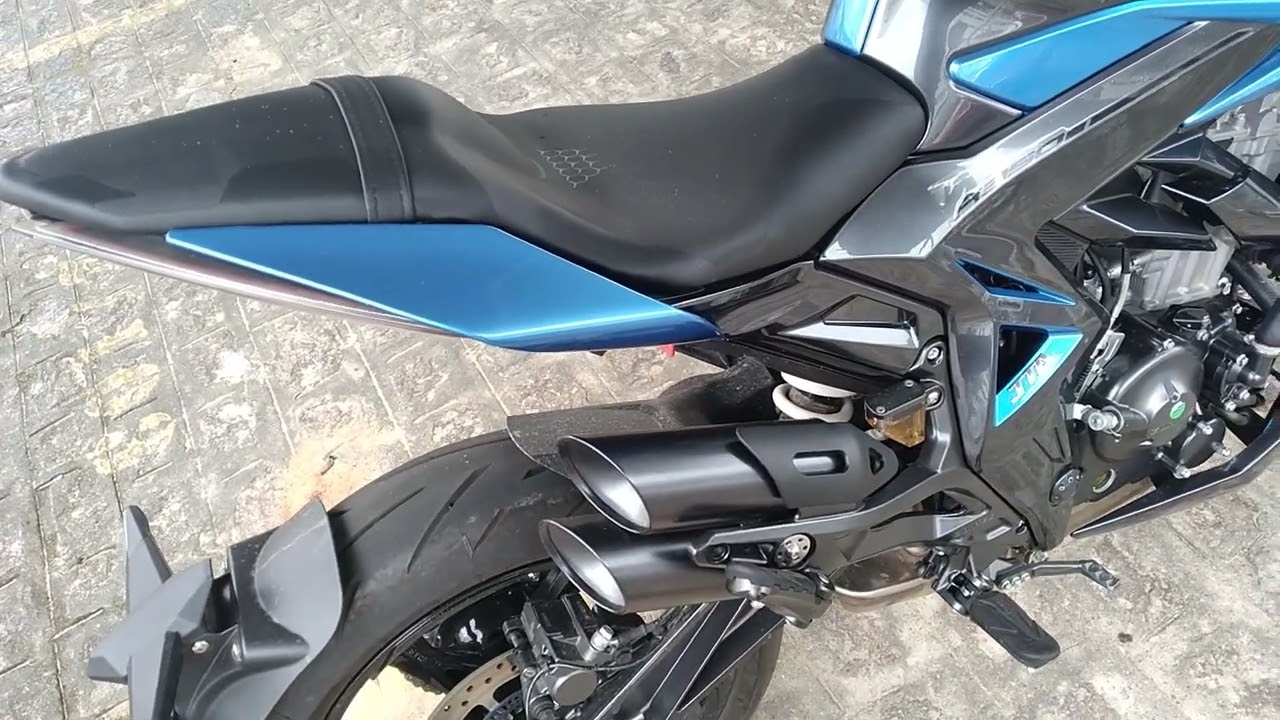 Comparação entre minhas motocicletas Suzuki Yes 125 e Zontes R350.