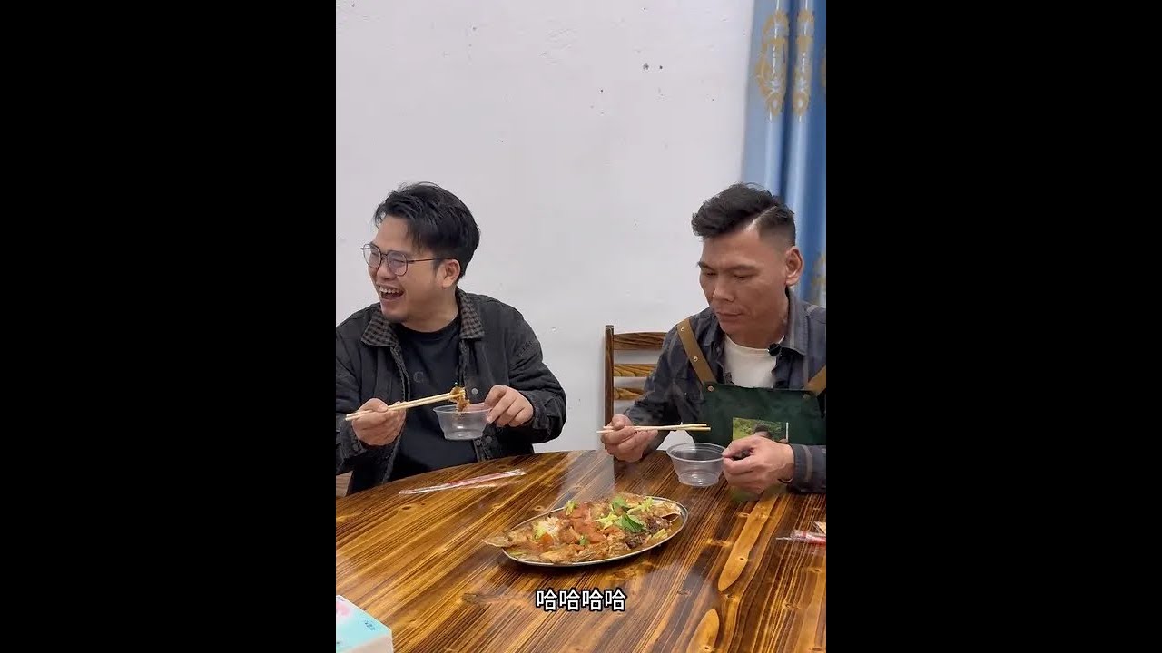 小李哥这家伙背后有人，反被他将了一军白薅一顿马头鱼。#卖鱼趣事 #马头鱼做法 #我的乡村生活