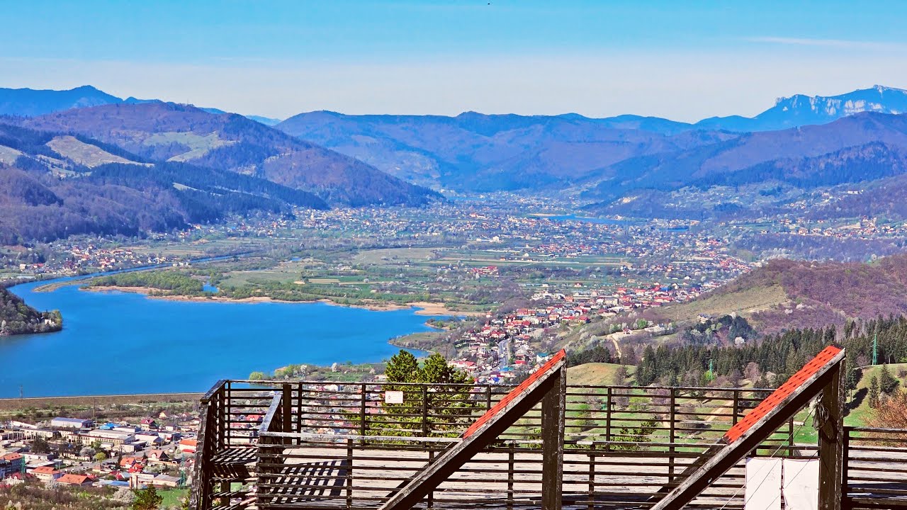 Piatra Neamț și împrejurimile, văzute de pe Muntele Cozla