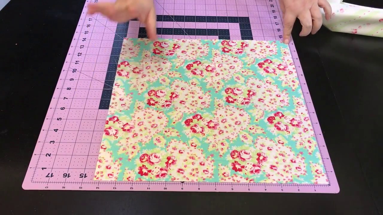 Easy and Quick Reversible Napkin Tutorial
