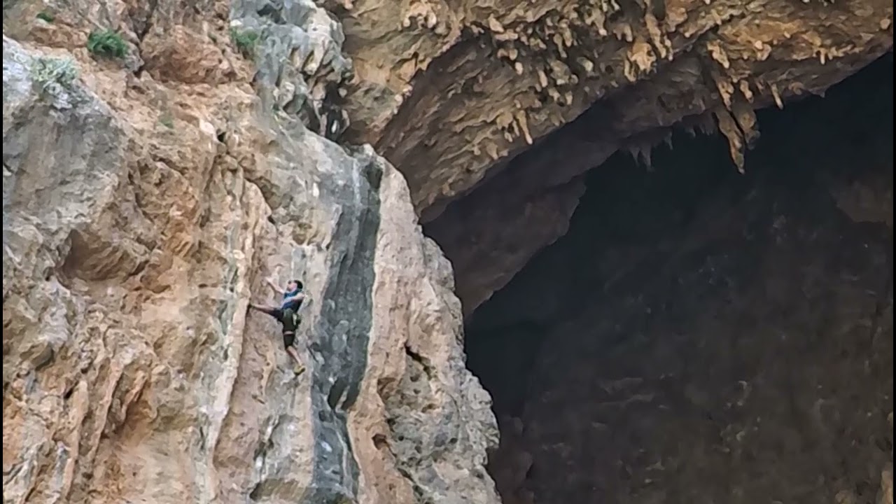 Les Pirates Des Sikati (5.12a) at Sikati Cave in Kalymnos