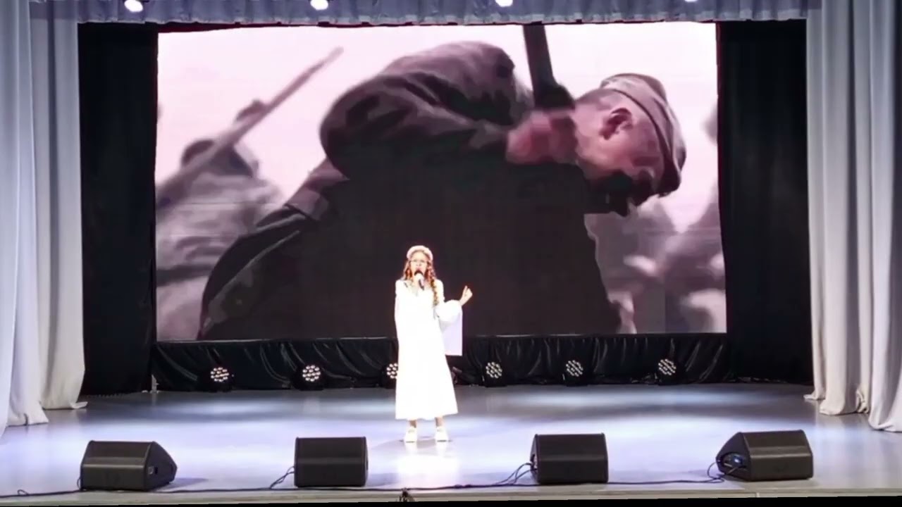 Россия -Родина моя. Исполняет Виталина Петухова 