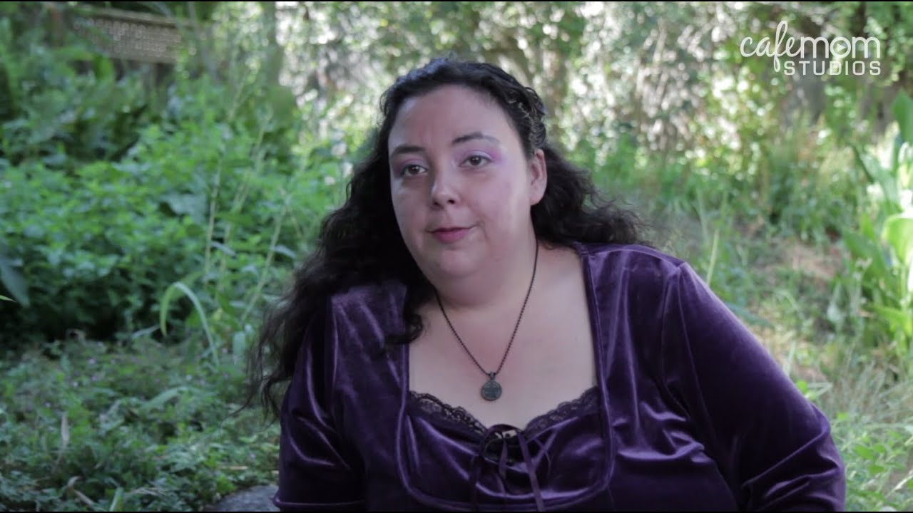 Meet a Real-Life Witch! - Cindy's Story - The Real Moms of CafeMom - Season 2 Episode 10