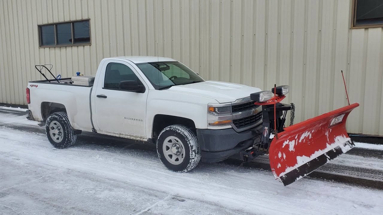 Sunday snowplow run | Regular Cab Shortbed | Western Plow