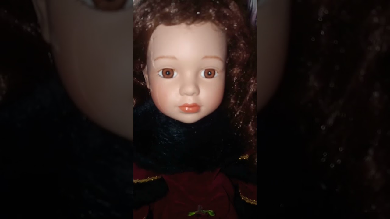 My Broken Face Porcelain Doll #porcelaindolls #doll #dollcollector #oldvintage #brokenfacedoll
