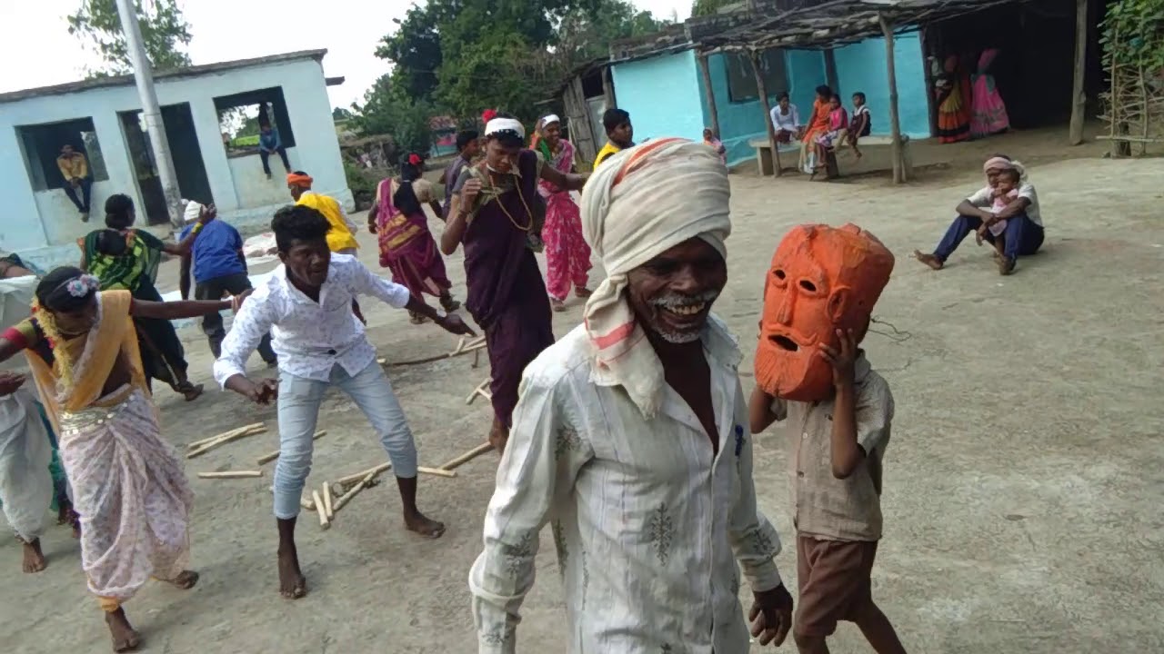 Gondi dhemsa.  Gaurai,  ta. Kelapur,  Di. Yavatmal
