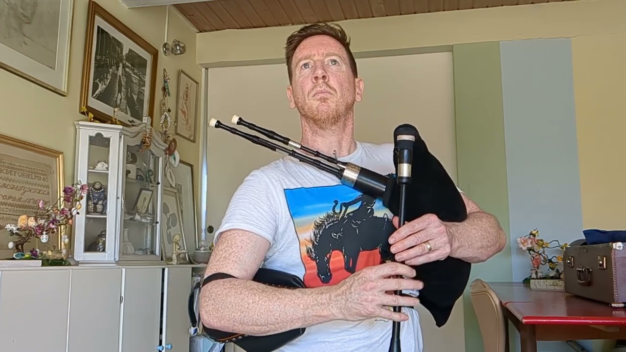 Banish Misfortune / The Lark in the Morning (Jigs on Scottish Smallpipes)