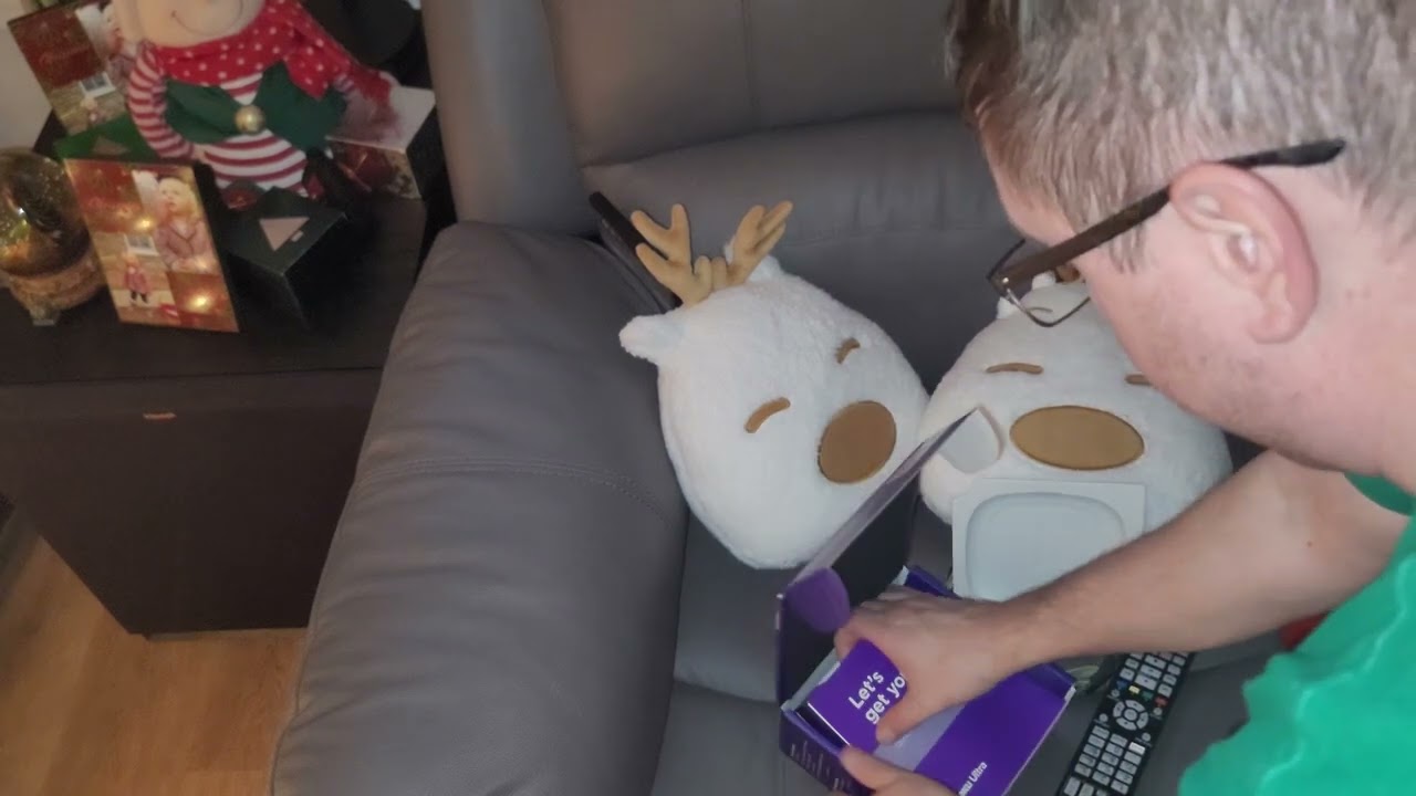 Unboxing of the 2024 Roku Ultra