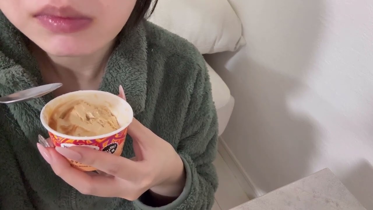 【asmr】ハーゲンダッツモッパン クランチアーモンドキャラメル　#eating #eatingsounds 