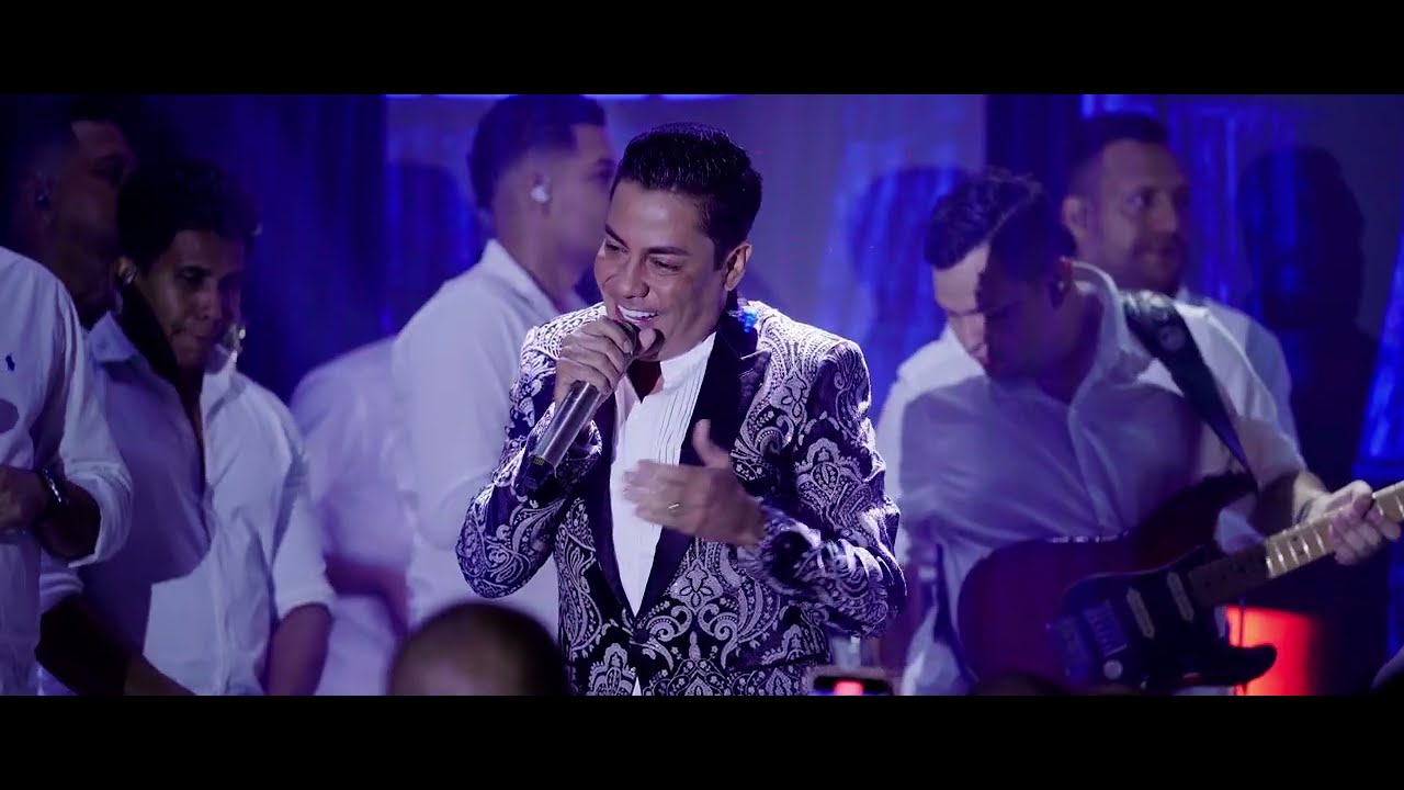 Portate Bien - Churo Diaz (En Vivo)