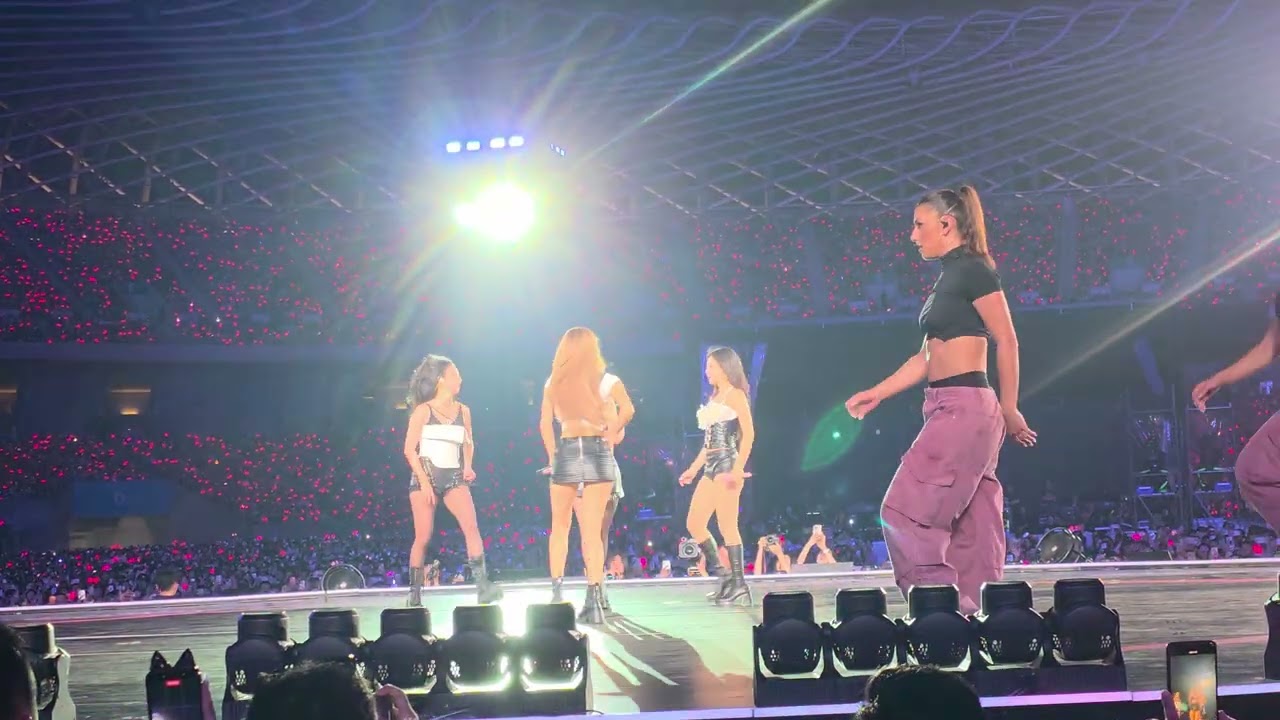 251018 BLACKPINK DEADLINE in Kaohsiung Day1 - Shut Down