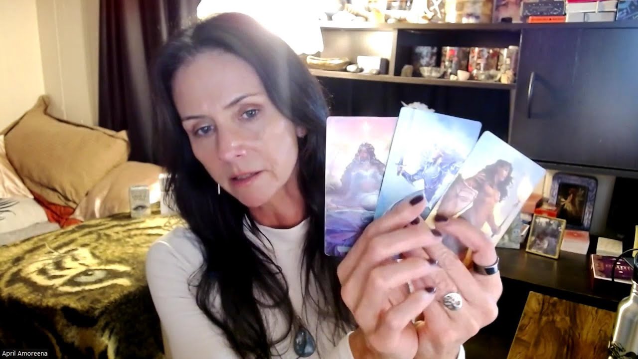 Aquarius - Protect yourself!!! Some shady people are in your energy...