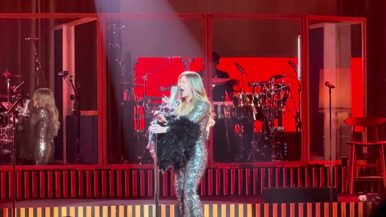 Kelly Clarkson - Creep 