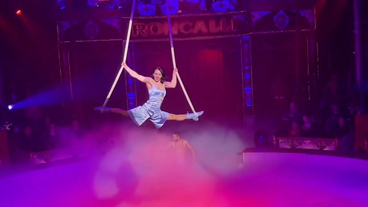 Duo Turkeev at circus Roncalli 2023 Duo Straps