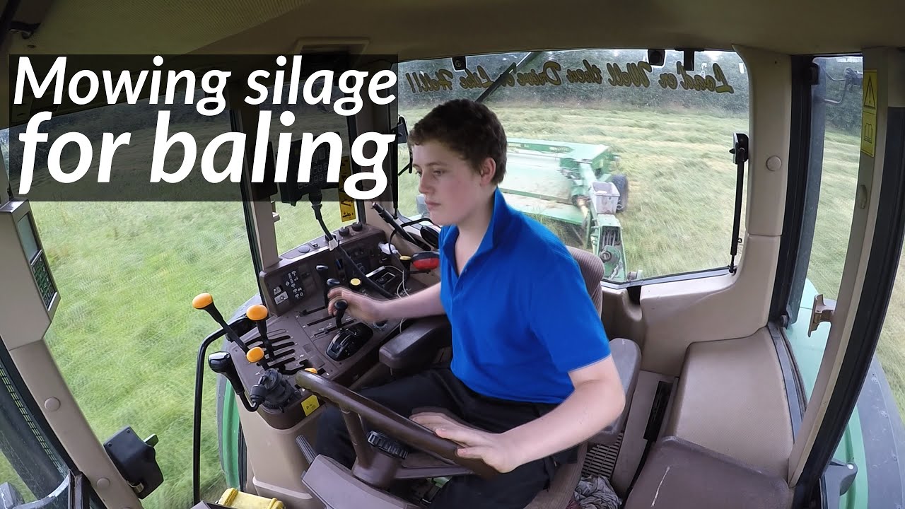 Mowing silage for baling 2016 - 4K
