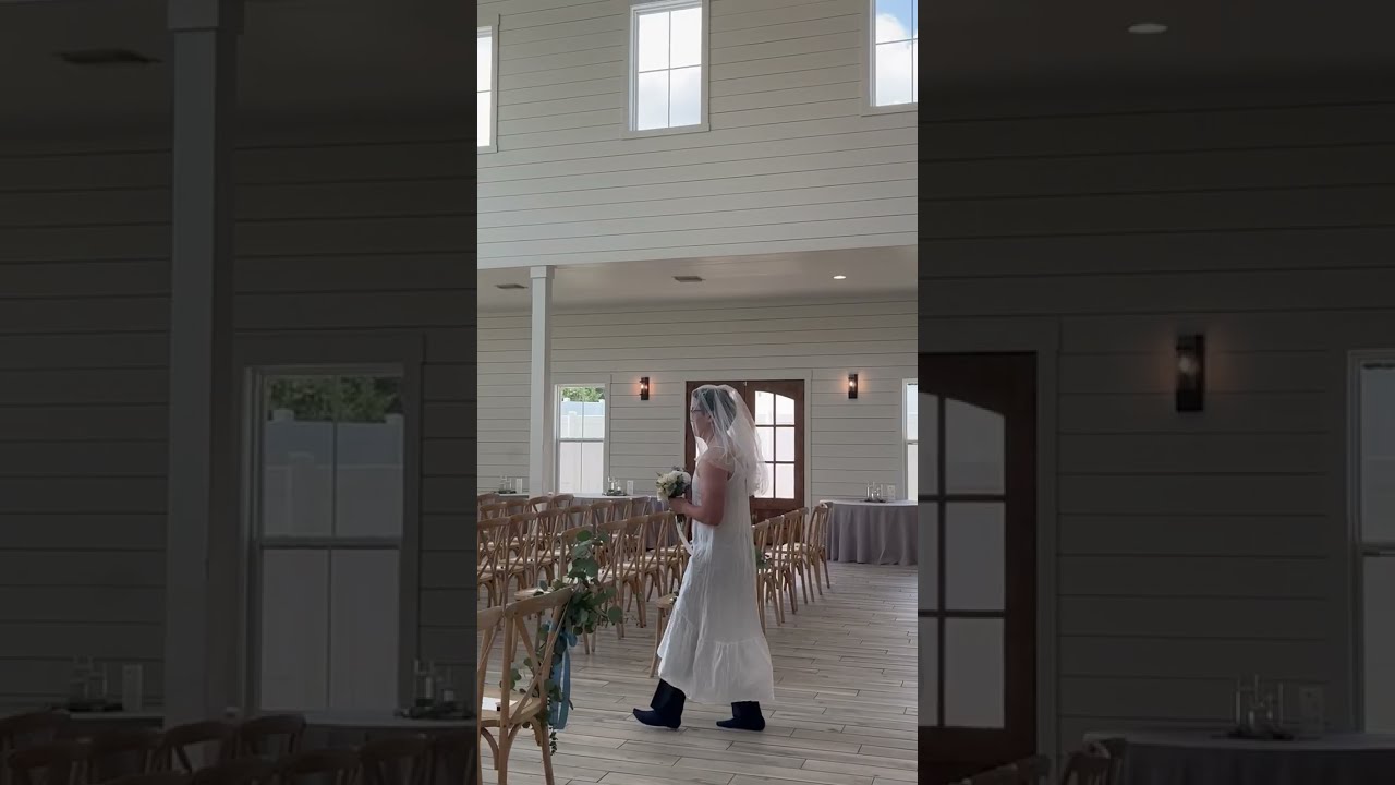 Best Men Play 'First Look' Prank on Groom