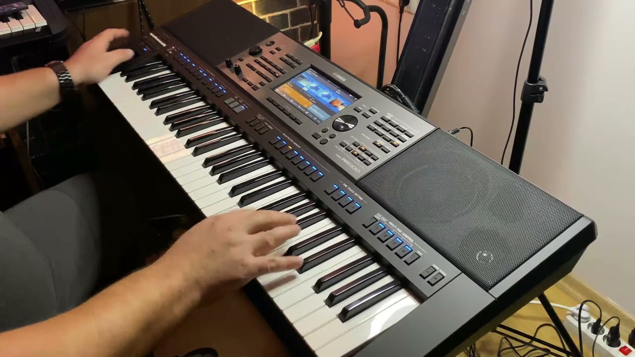 Hakan Çebi Yamaha Psr A5000 Kırmızı Yanakların