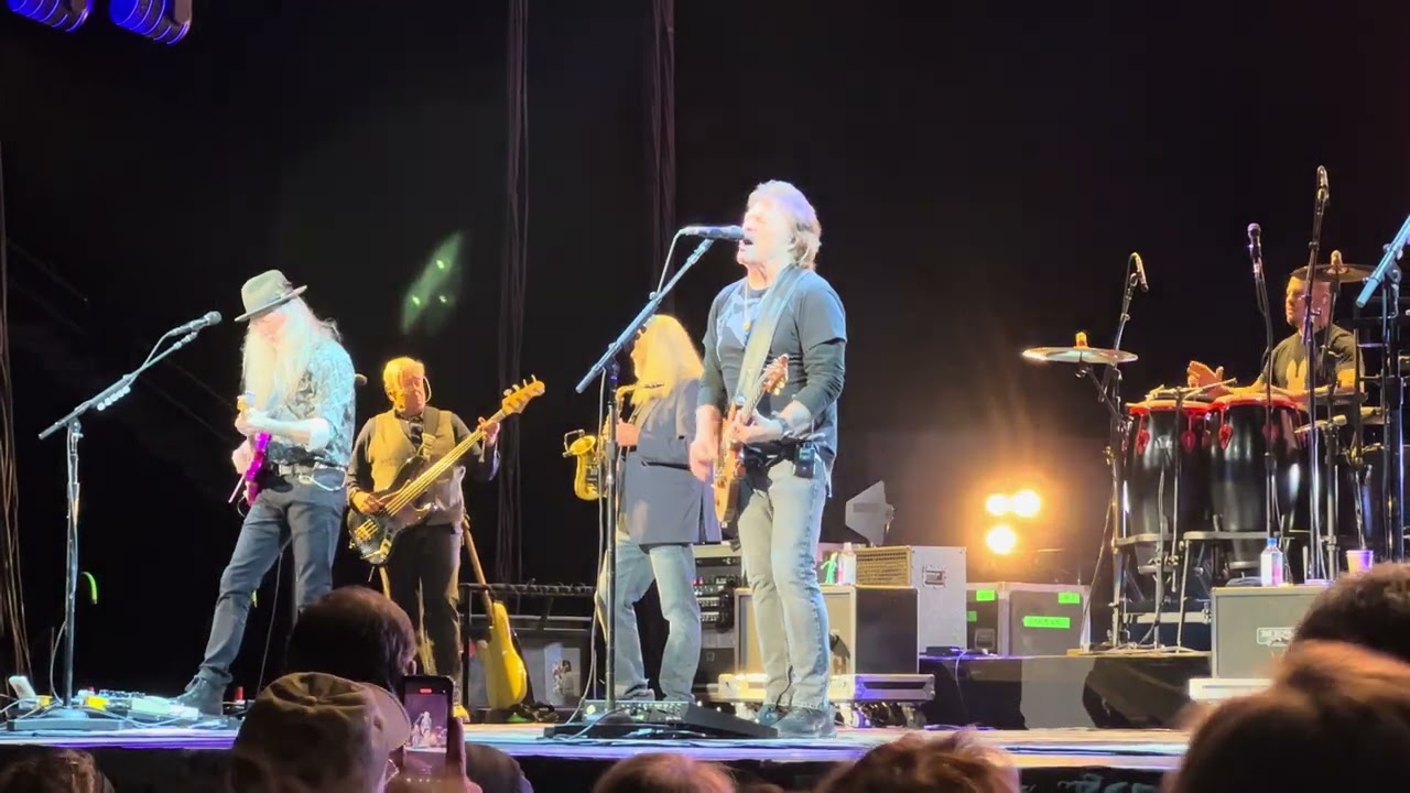 The Doobie Brothers – Long Train Runnin' – Live at Place Bell in Laval 2024
