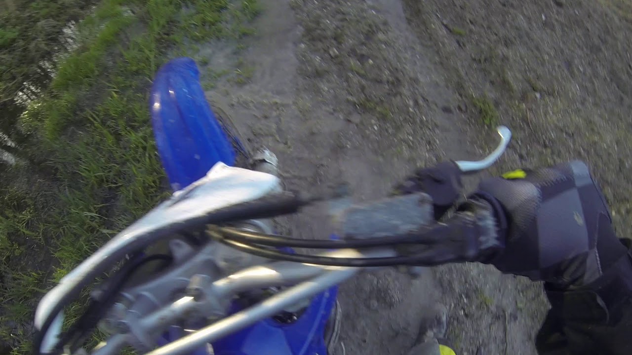Un peu de moto(400 wrf)