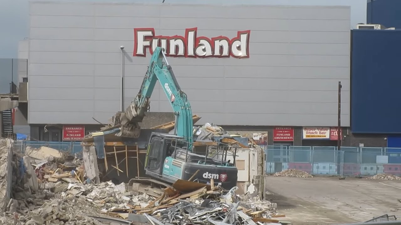 SOME ACTUAL DEMOLITION UNTIL BATTERIES WENT FLAT BLACKPOOL COURTS POLICE STATION  07/08/2025